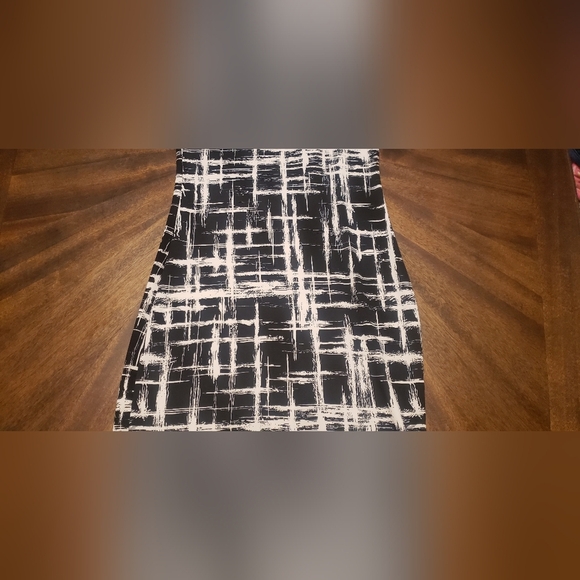 Black and White Sleeveless Sheath Midi Dress Size Small - Picture 5 of 10